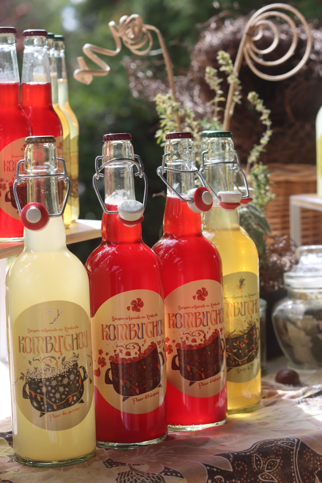 Bouteilles de 75 cl à bouchon mécanique, sureau, hibiscus et sauge-thym
